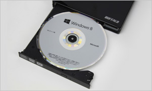 外付けDVD-ROMにOSのインストールディスクをセット